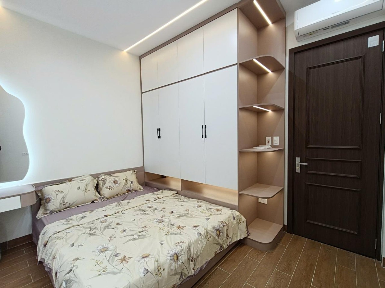 BÁN NHÀ ĐƯỜNG LÁNG - THOÁNG TRƯỚC SAU, SÂN ĐỂ XE RIÊNG, CÔNG NĂNG ĐẦY ĐỦ