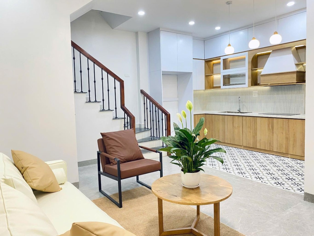 BÁN NHÀ NGUYỄN LƯƠNG BẰNG - XÂY MỚI - ĐẸP NHƯ KHÁCH SẠN - GẦN PHỐ.