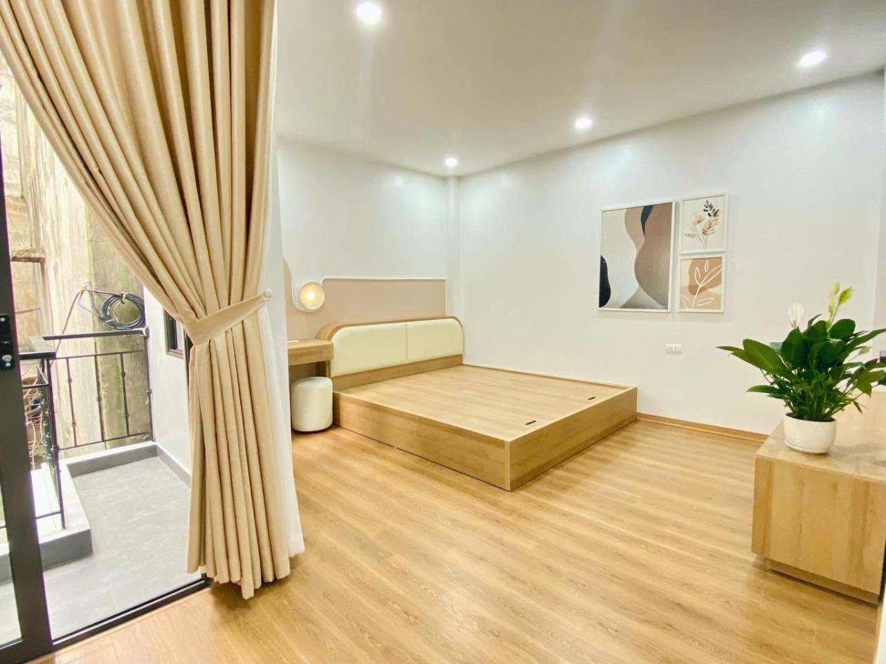 BÁN NHÀ NGUYỄN LƯƠNG BẰNG - XÂY MỚI - ĐẸP NHƯ KHÁCH SẠN - GẦN PHỐ.