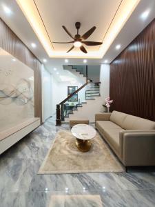 BÁN NHÀ ĐƯỜNG LÁNG - THOÁNG TRƯỚC SAU, SÂN ĐỂ XE RIÊNG, CÔNG NĂNG ĐẦY ĐỦ