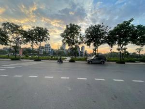 SIÊU PHẨM NHÀ ĐẸP BÁT KHỐI - LONG BIÊN