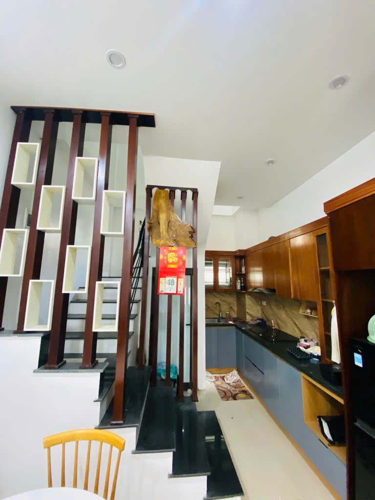 Cự Khối - Long Biên chỉ 5.35 Tỷ ô tô đỗ cửa, ở luôn