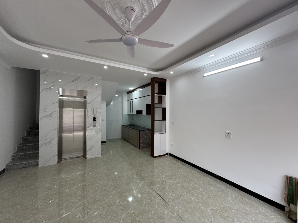BÁN GẤP NHÀ CỰ KHỐI - LONG BIÊN, NHÀ ĐẸP MỚI KOONG, GARA Ô TÔ