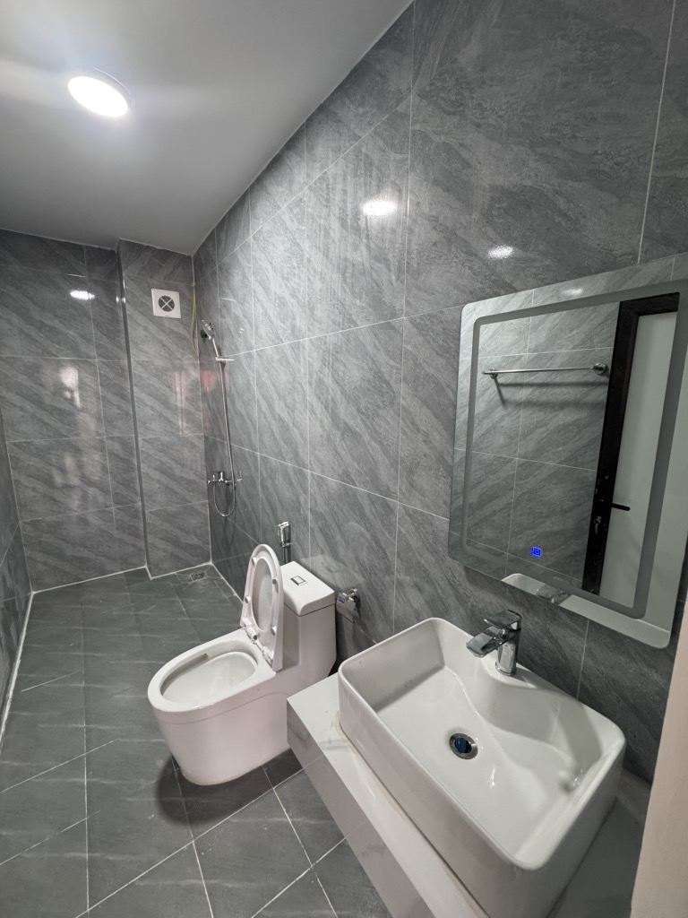 BÁN GẤP NHÀ CỰ KHỐI - LONG BIÊN, NHÀ ĐẸP MỚI KOONG, GARA Ô TÔ