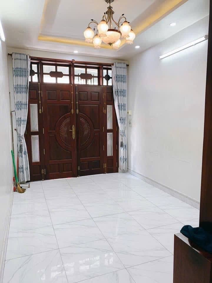 TRUNG TÂM TIỆN ÍCH - HẺM XE HƠI ĐỖ CỬA - 2 TẦNG SẠCH ĐẸP VÀO Ở NGAY