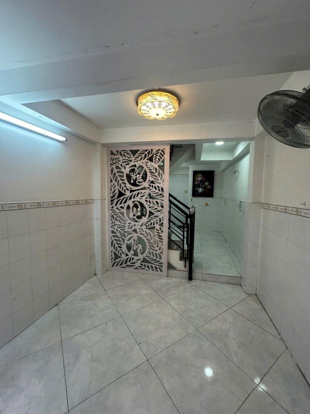 Bán nhà quận 5