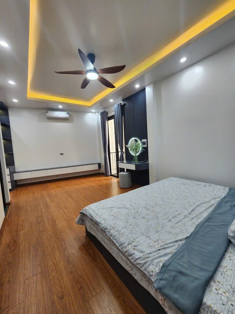 Bán nhà phố Thái Hà, ô tô đỗ, sổ đỏ chính chủ, ở ngay, 54 m2, giá nhỉnh 13 tỷ