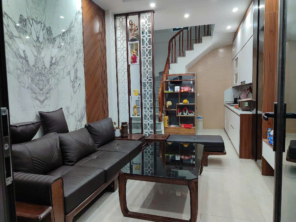 NHÀ ĐẸP FULL NỘI THẤT-Ô TO CON ĐỖ CỔNG-NGÕ THÔNG-SỔ NỞ HẬU