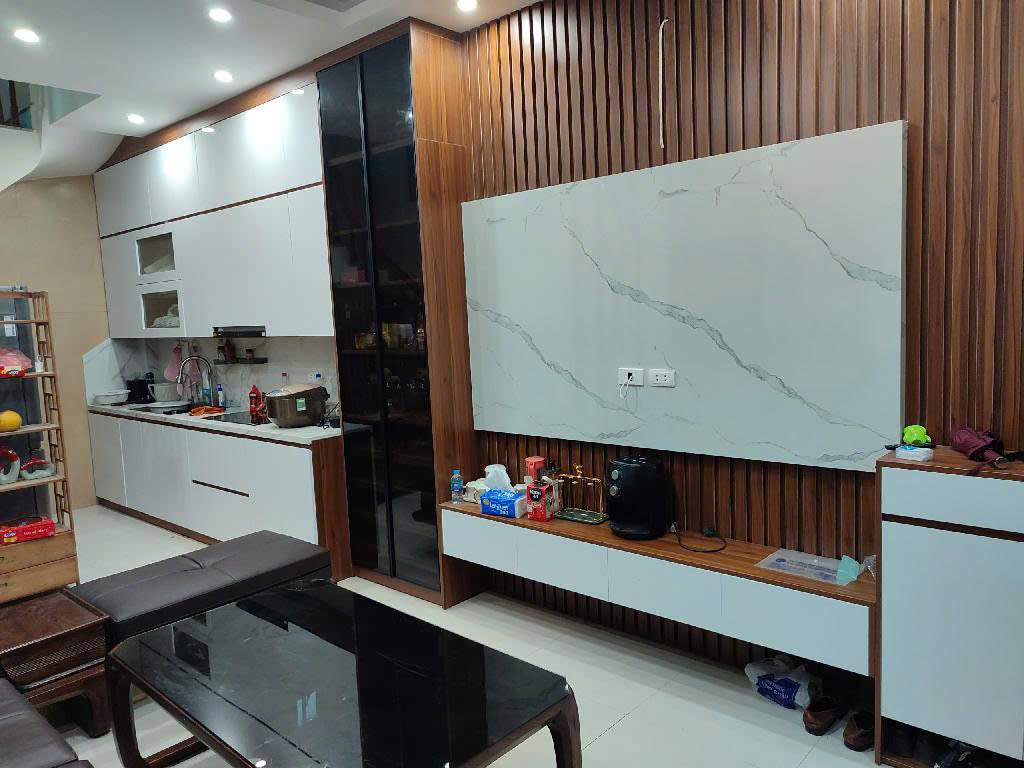 NHÀ ĐẸP FULL NỘI THẤT-Ô TO CON ĐỖ CỔNG-NGÕ THÔNG-SỔ NỞ HẬU