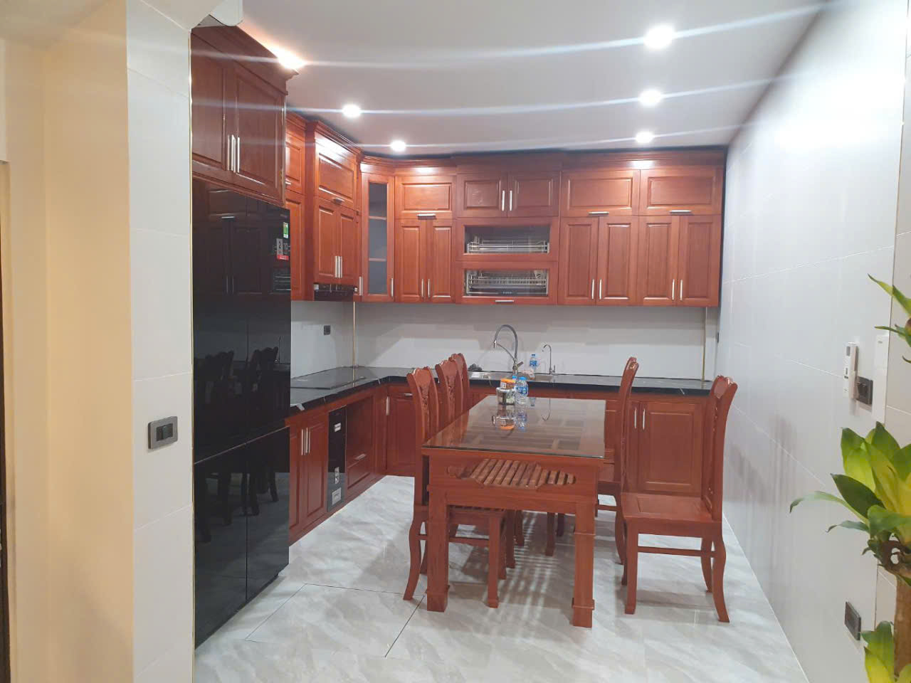 Siêu phẩm Vũ Xuân Thiều - Kinh doanh, ô tô tránh - Full nội thất cao cấp, giá chỉ 9.5 tỷ!