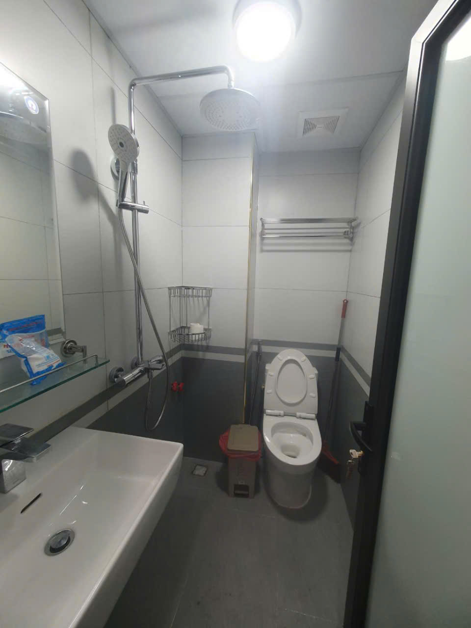 Siêu phẩm Vũ Xuân Thiều - Kinh doanh, ô tô tránh - Full nội thất cao cấp, giá chỉ 9.5 tỷ!