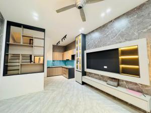 NGỌC THỤY NHÀ NGÕ THÔNG – Ô TÔ VÀO – GẦN PHỐ