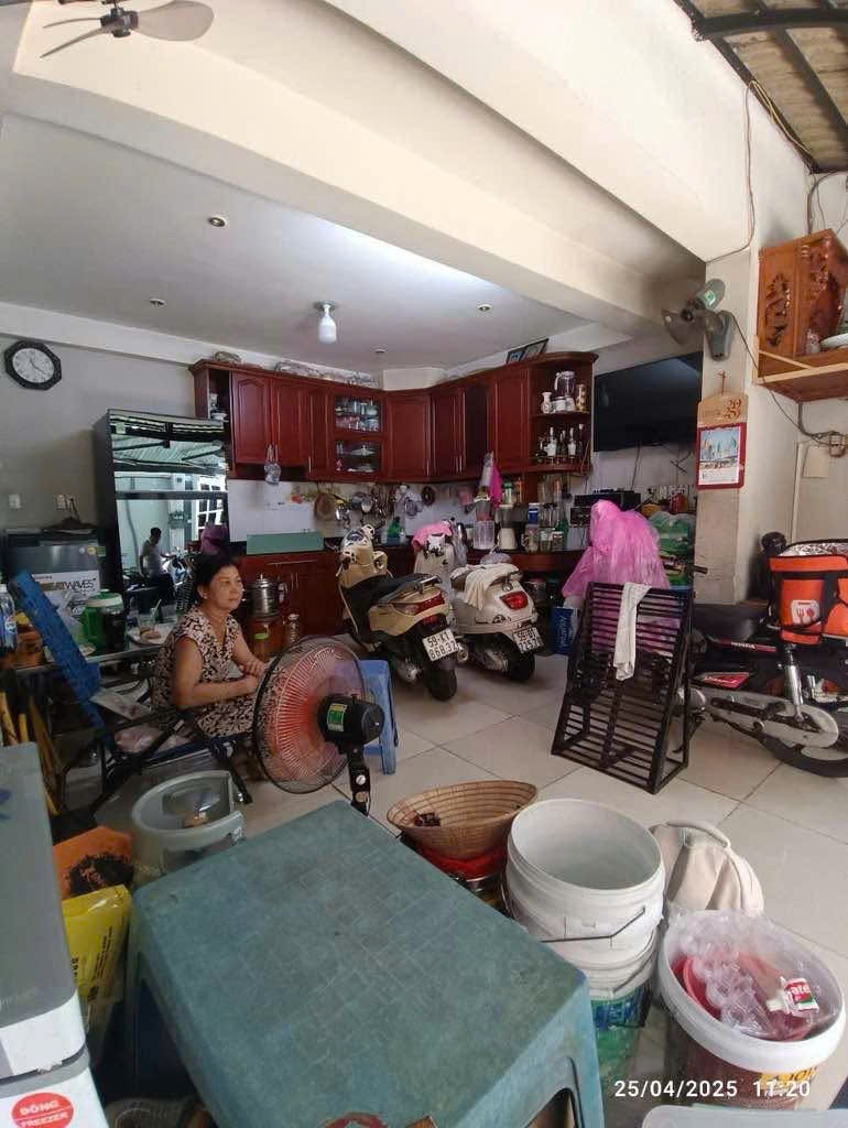 Nhà mới 4 tầng BTCT, gần chợ, trường học, siêu thị, bệnh viện