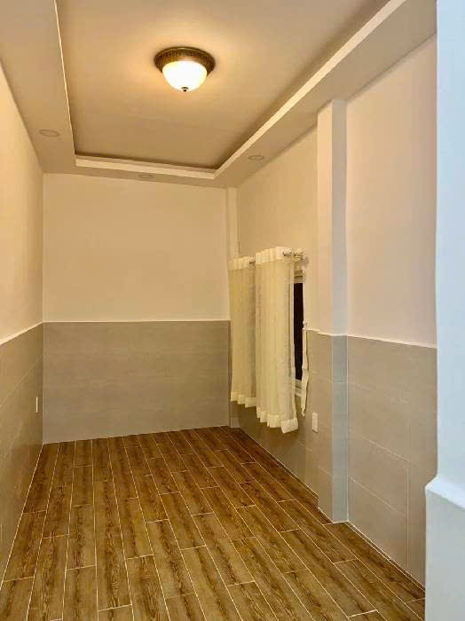Nhà nhỏ giá tốt Quận 10
