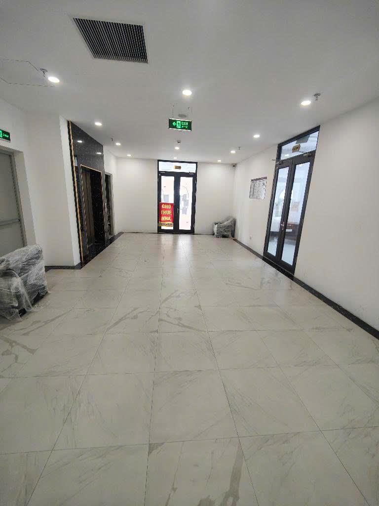 Bán chung cư, ngay đường Trần Hữu Dực, tầng thấp cho thuê văn phòng hết ý, 45m2, 2.7tỷ