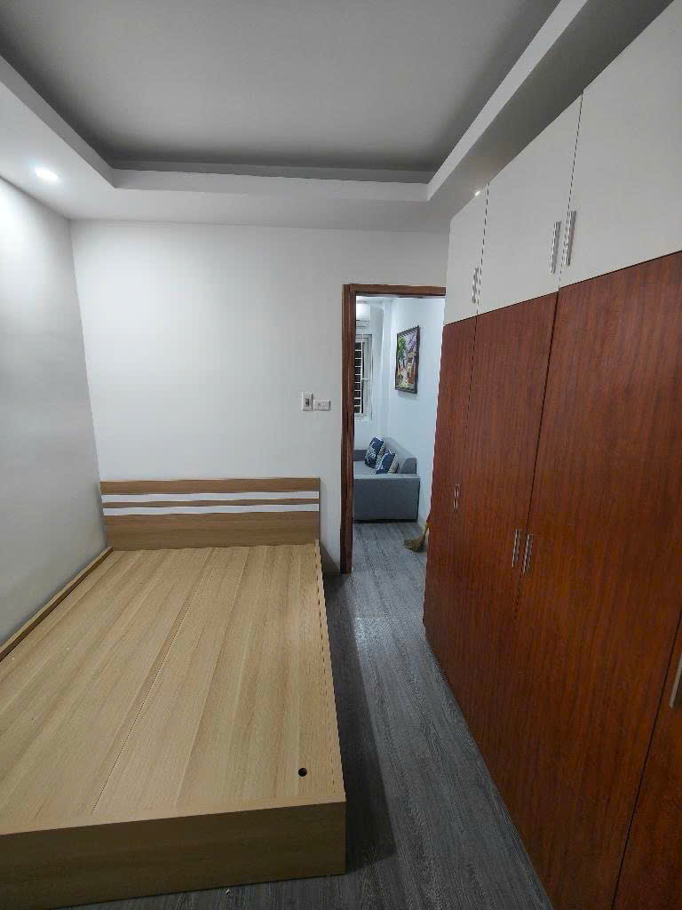 Bán CC mini 2ngủ, tầng 1 ngõ rộng sầm uất, diện tích 50m2, giá chưa tới 2 tỷ có TL