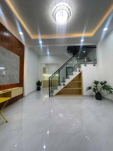 bán nhà mới ở ngay 2 tầng quận 8