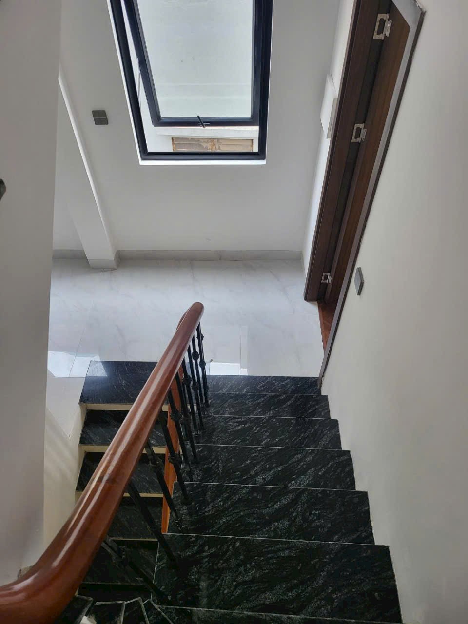 NHÀ MỚI XÂY ĐỘC LẬP.VỊ TRÍ VÔ CÙNG ĐẸP