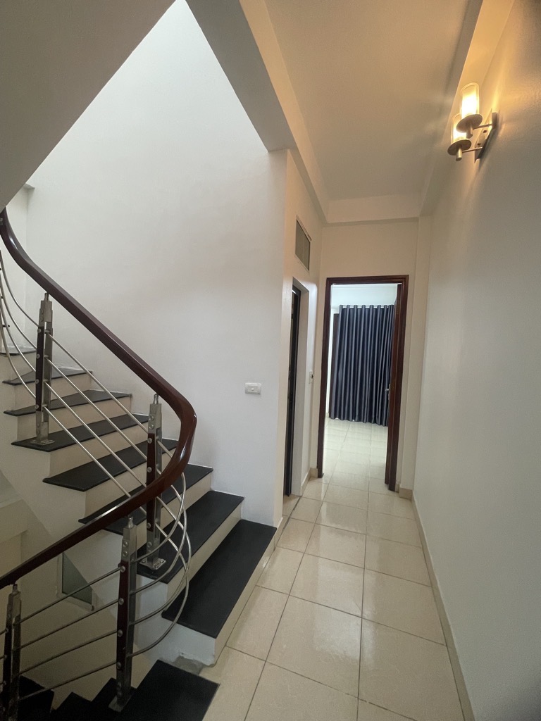NHÀ CHỦ TỰ XÂY, GẦN Ô TÔ TRÁNH, TẶNG NỘI THẤT, 2 THOÁNG, KHÔNG BỊ ĐỐI DIỆN NHÀ, 5 PHÒNG, ĐC CẦM CHÌA KHOÁ