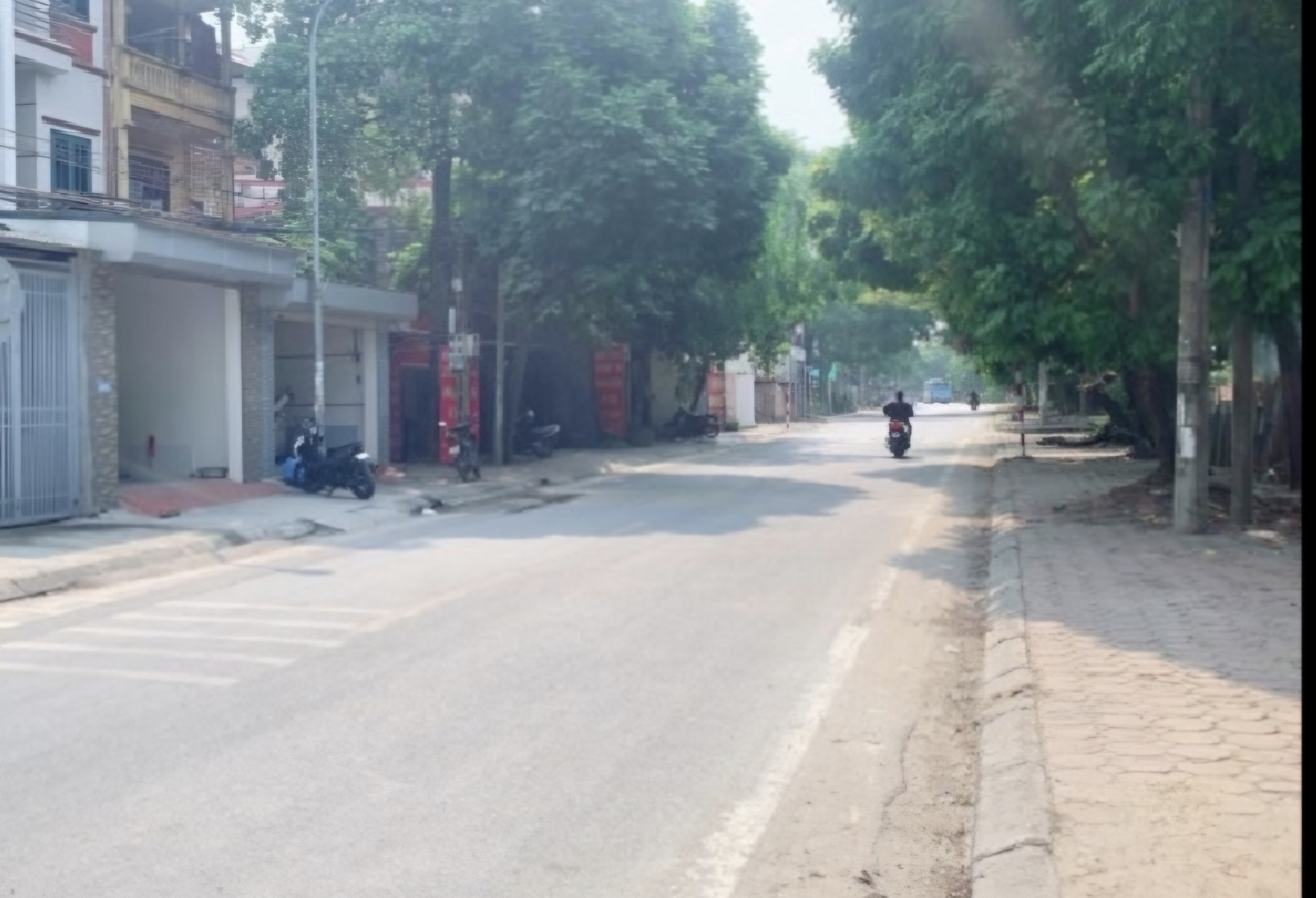 CỰC HIẾM ĐÔNG ANH 38M- 5 TẦNG SIÊU ĐẸP NHỈNH 2,5 Tỷ  - MẶT TIỀN RỘNG - Ô TÔ ĐỖ CỔNG- KO LỖI PHONG THỦY