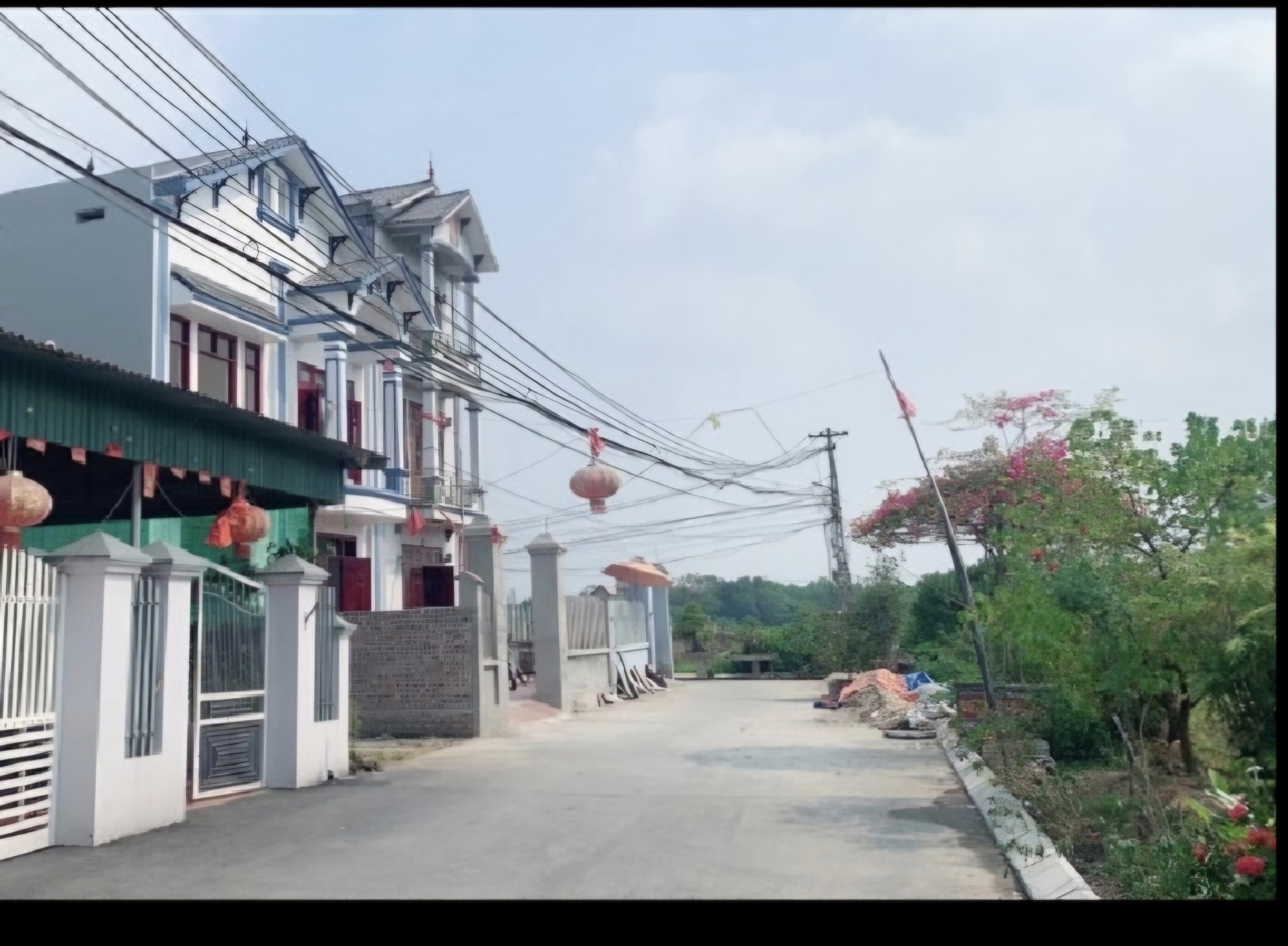 CỰC HIẾM ĐÔNG ANH 38M- 5 TẦNG SIÊU ĐẸP NHỈNH 2,5 Tỷ  - MẶT TIỀN RỘNG - Ô TÔ ĐỖ CỔNG- KO LỖI PHONG THỦY