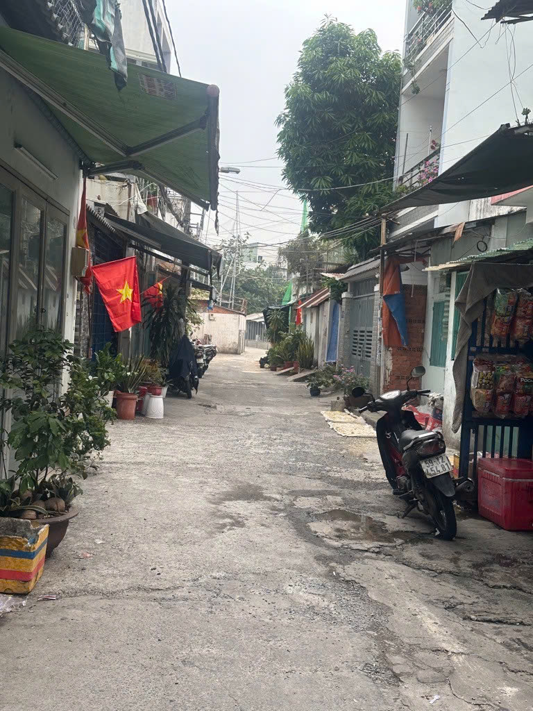 NHÀ TÂN PHÚ RẺ HƠN BÌNH TÂN - KỀ BÊN AEON MALL TÂN PHÚ - PHẠM QUÝ THÍCH - CẠNH CHỢ TÂN HƯƠNG - 2 TẦNG KIÊN CỐ - 4x7M SỔ VUÔNG VỨC HOÀN CÔNG ĐỦ - SÁT MẶT TIỀN - GIÁ CHỈ NHỈNH 3 TỶ XÍU XIU 
