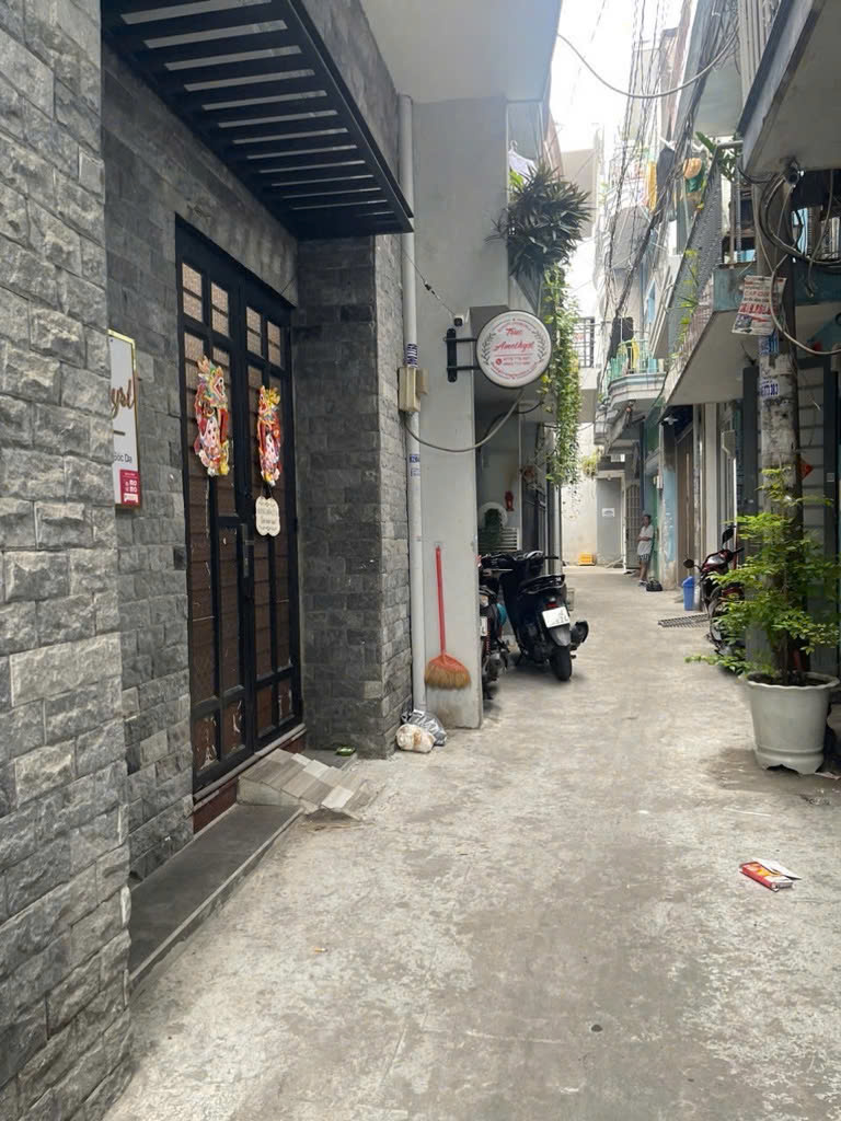  NHÀ TÂN PHÚ RẺ HƠN BÌNH TÂN - KỀ BÊN AEON MALL TÂN PHÚ - PHẠM QUÝ THÍCH - CẠNH CHỢ TÂN HƯƠNG - 2 TẦNG KIÊN CỐ - 4x7M SỔ VUÔNG VỨC HOÀN CÔNG ĐỦ - SÁT MẶT TIỀN - GIÁ CHỈ NHỈNH 3 TỶ XÍU XIU 
