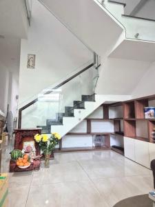 THỦ ĐỨC - QUỐC LỘ 13 - XE HƠI TỚI NHÀ, 5.5x10, 4 TẦNG - DÒNG TIỀN 10tr/tháng - GIÁ CHỈ 6.2 tỷ