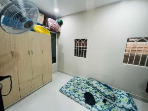 Bán Nhà Nhỏ đủ công năng, giá tốt, cho thuê 100tr/năm.