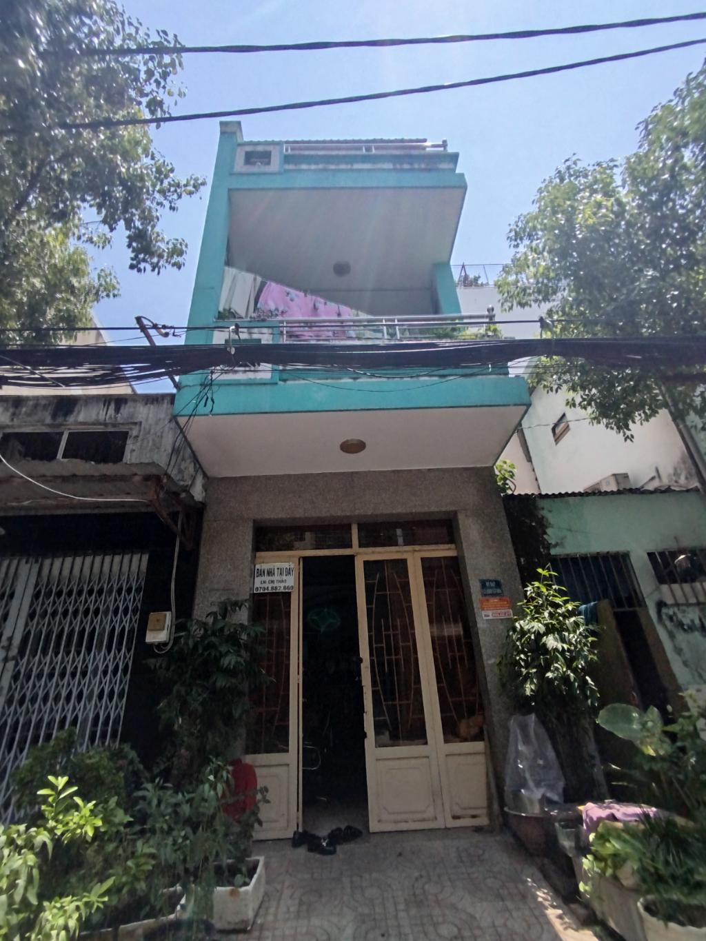 Nhà mặt tiền