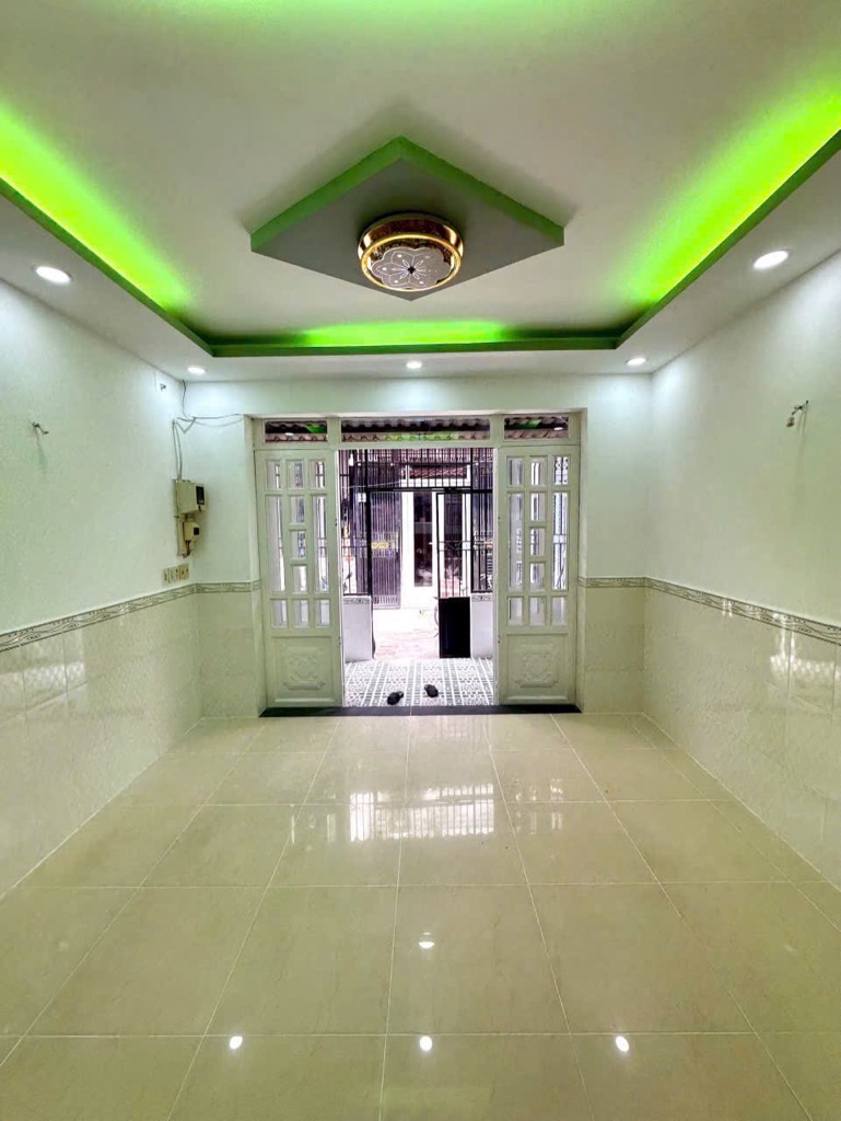 Nhà bán Âu Dương Lân, q8