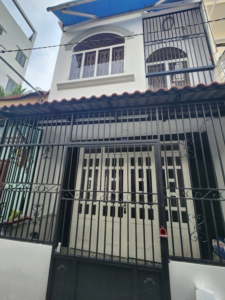 Nhà bán Âu Dương Lân, q8