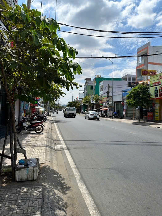 CẦN TIỀN KINH DOANH BÁN GẤP CĂN NHÀ TẠI LINH ĐÔNG - NGAY CHỢ THỦ ĐỨC - 60M2 . Giá bán 3,5 tỷ