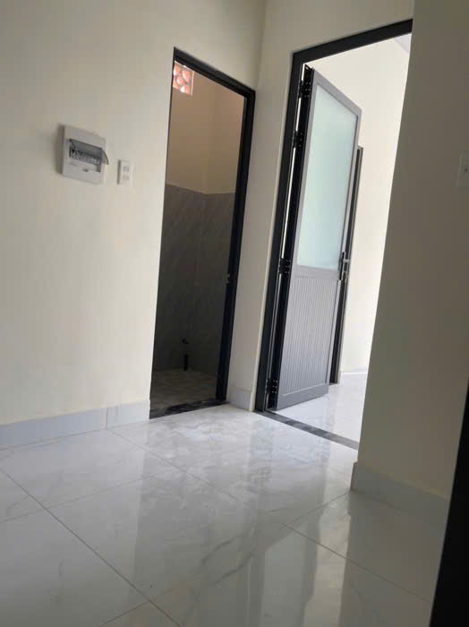 CẦN BÁN CĂN NHÀ NGANG CHUẨN 5M - XE HƠI ĐẬU SÁT NHÀ - KHU PHÂN LÔ VIP . GÍA BÁN 4,2 TỶ