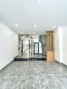Bán nhà đẹp mới xây 6 tầng, cầu thang máy xịn xò,giá 8 tỷ có thương lượng