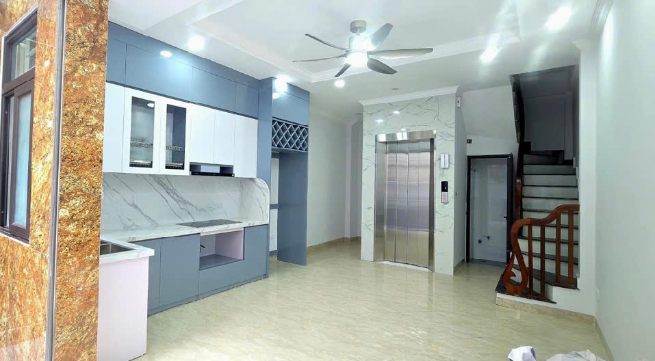 GIÁP BÁT HOÀNG MAI - NHÀ MỚI 6 TẦNG THANG MÁY 8.6T