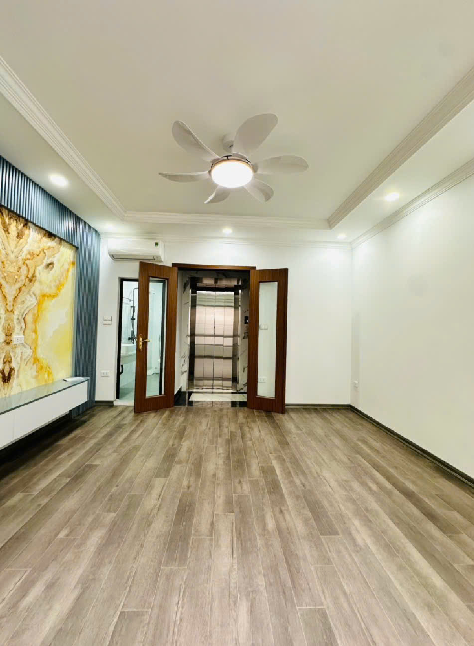 GIÁP BÁT HOÀNG MAI - NHÀ MỚI 6 TẦNG THANG MÁY 8.6T