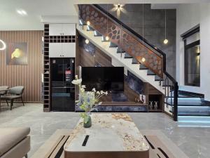 Lô góc – Nhà mới Hồ Tùng Mậu, 36m², 6 tầng, MT 4.7m – Thiết kế hiện đại.