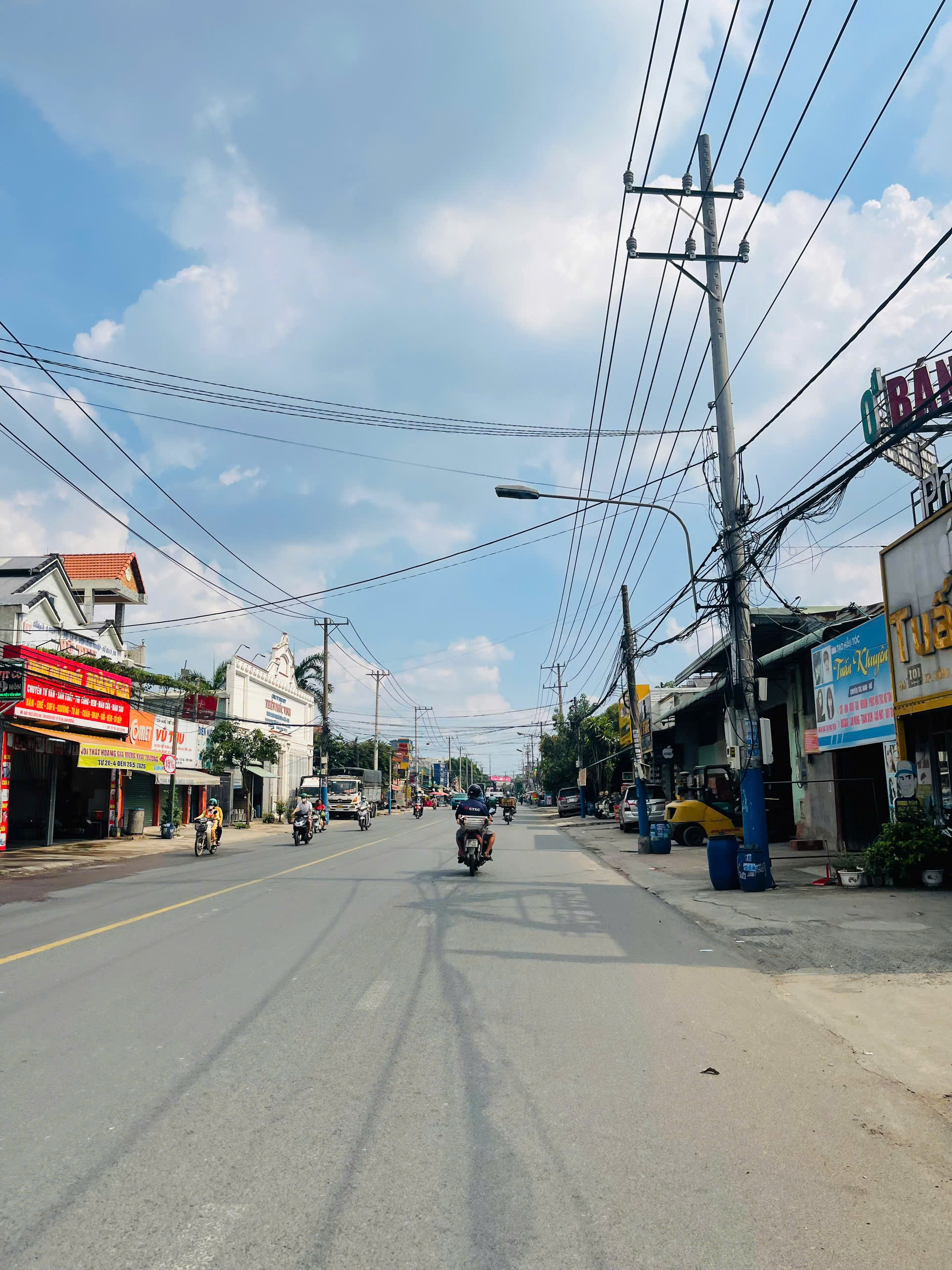 Hàng hiếm trong khu nhà liền kề gần Trung Tâm Dĩ An.