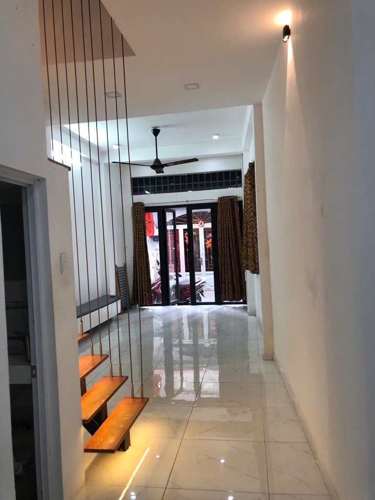 MẶT TIỀN KHỦNG - KINH DOANH TỐT.