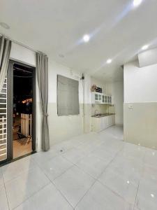 MẶT TIỀN KHỦNG - KINH DOANH TỐT.
