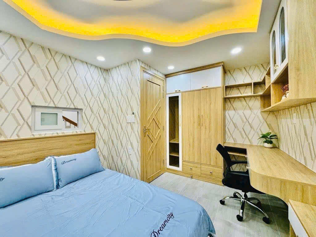 NHÀ SÁT MẶT TIỀN NGUYỄN TƯ GIẢN P12 GV , 5X9 , NHỈNH HƠN 7 TỎI
