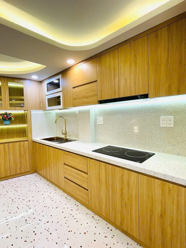 NHÀ SÁT MẶT TIỀN NGUYỄN TƯ GIẢN P12 GV , 5X9 , NHỈNH HƠN 7 TỎI