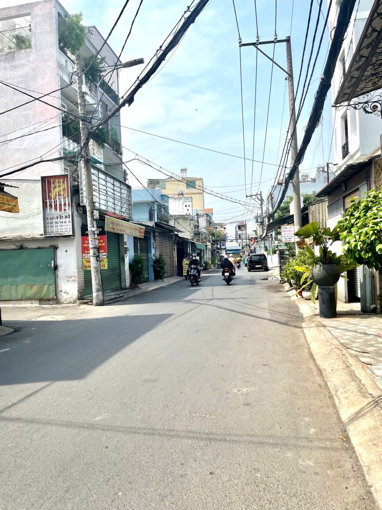 SIÊU PHẨM CHDV NGAY CÔNG VIÊN LÀNG HOA , GÒ VẤP , GIÁ NHỈNH 18 TỶ