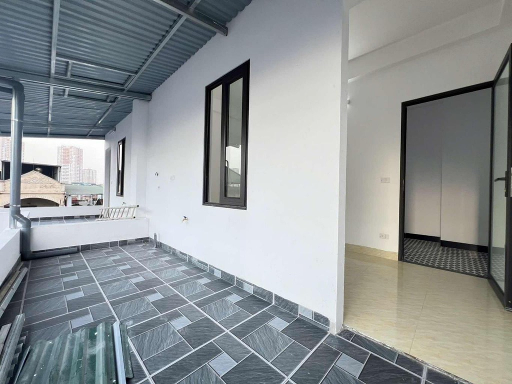 Bán Nhà Tân Mai - 30.2m2*5 Tầng - Nội thất đủ đến ở - Giá 6.65 Tỷ thương lượng