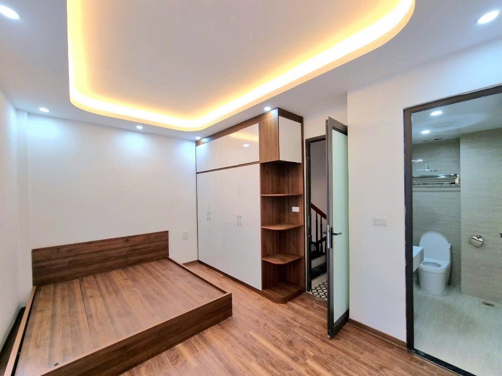 Bán Nhà Tân Mai - 30.2m2*5 Tầng - Nội thất đủ đến ở - Giá 6.65 Tỷ thương lượng