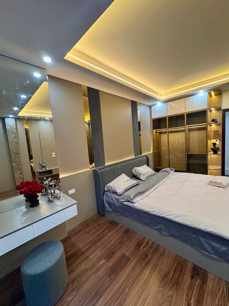 SIÊU PHẨM TÂY HỒ - 5 TẦNG MT 4.2M NHỈNH 7.95 TỶ - HƯỞNG TRỌN TIỆN ÍCH HỒ TÂY