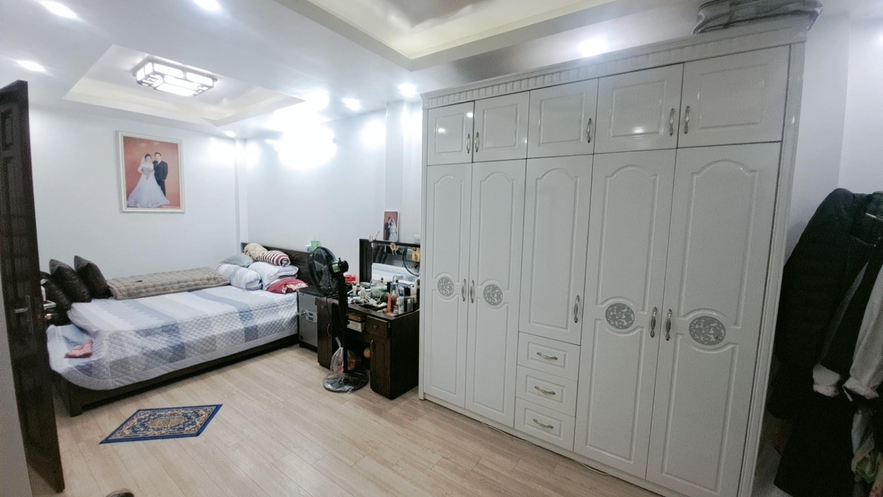 HIẾM - NHÀ TRẦN CUNG - DÂN XÂY - 7 CHỖ ĐỖ CỔNG - FULL NỘI THẤT