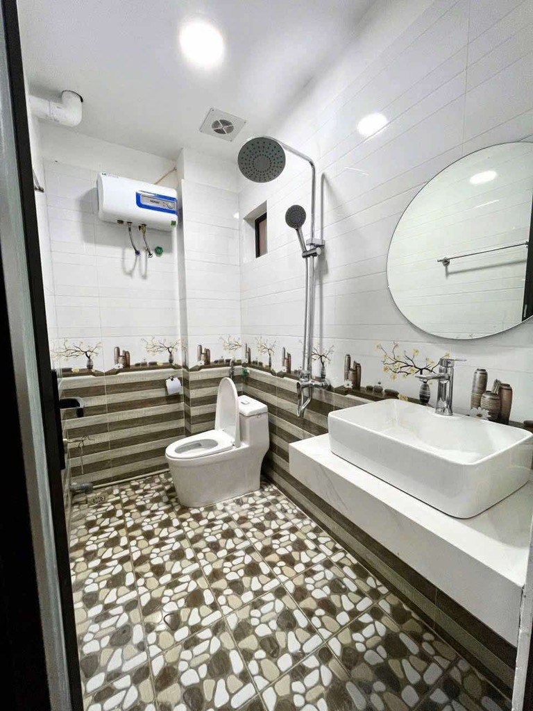 Bán nhà Phạm Văn Đồng,dòng tiền cao 57m2 chỉ 9.4 tỷ