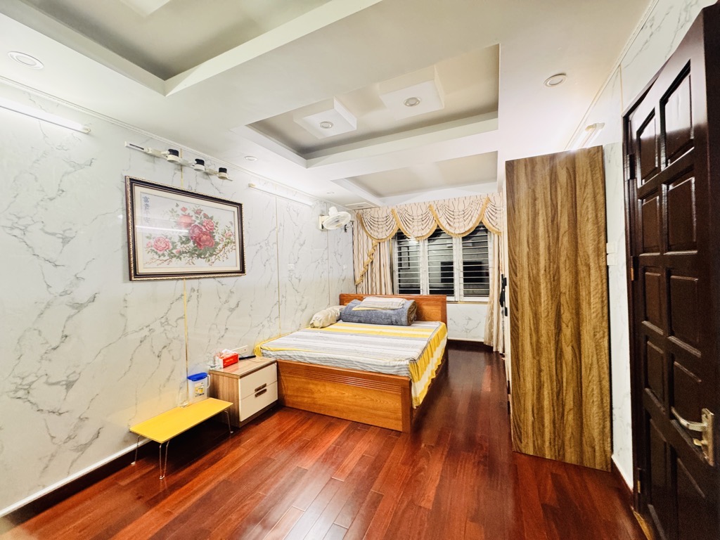 SIÊU PHẨM XUÂN LA,5 TẦNG MT 6M,NHỈNH 7 TỶ,Ô TÔ QUA NHÀ,CĂN GÓC 3 THOÁNG,DÂN TRÍ CAO